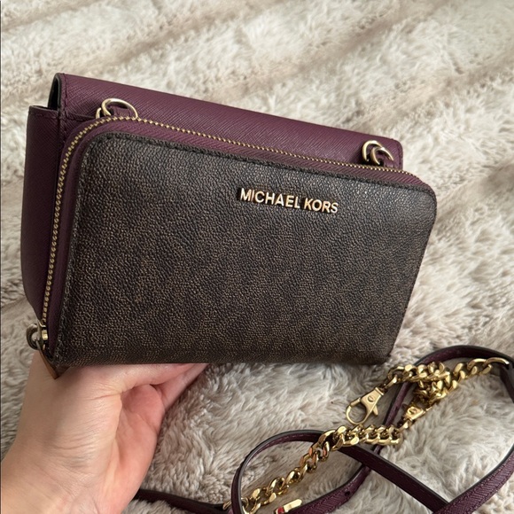 MICHAEL Michael Kors Burgundy Crossbody Bag with Gold Hardware - Picture 3 of 11
